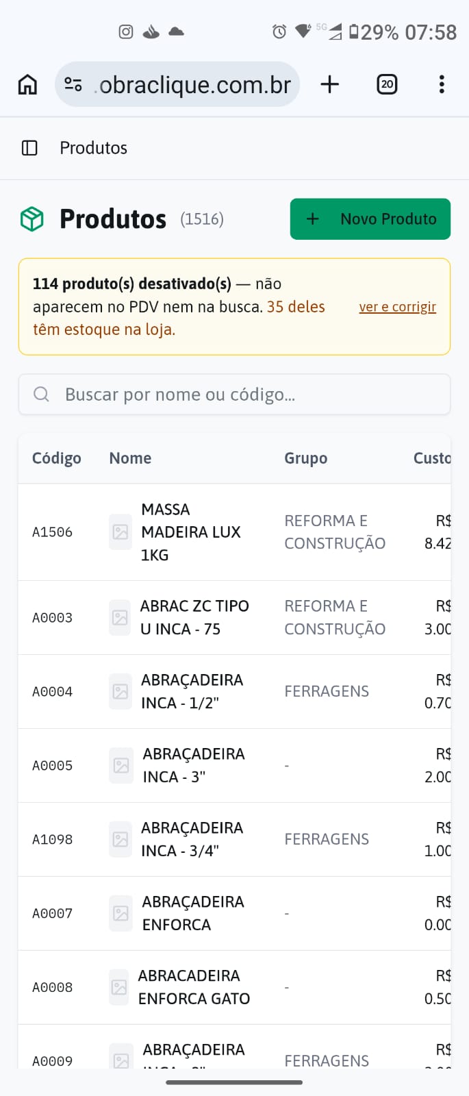 A tela de Produtos do ObraClique no celular, com estoque e preços.